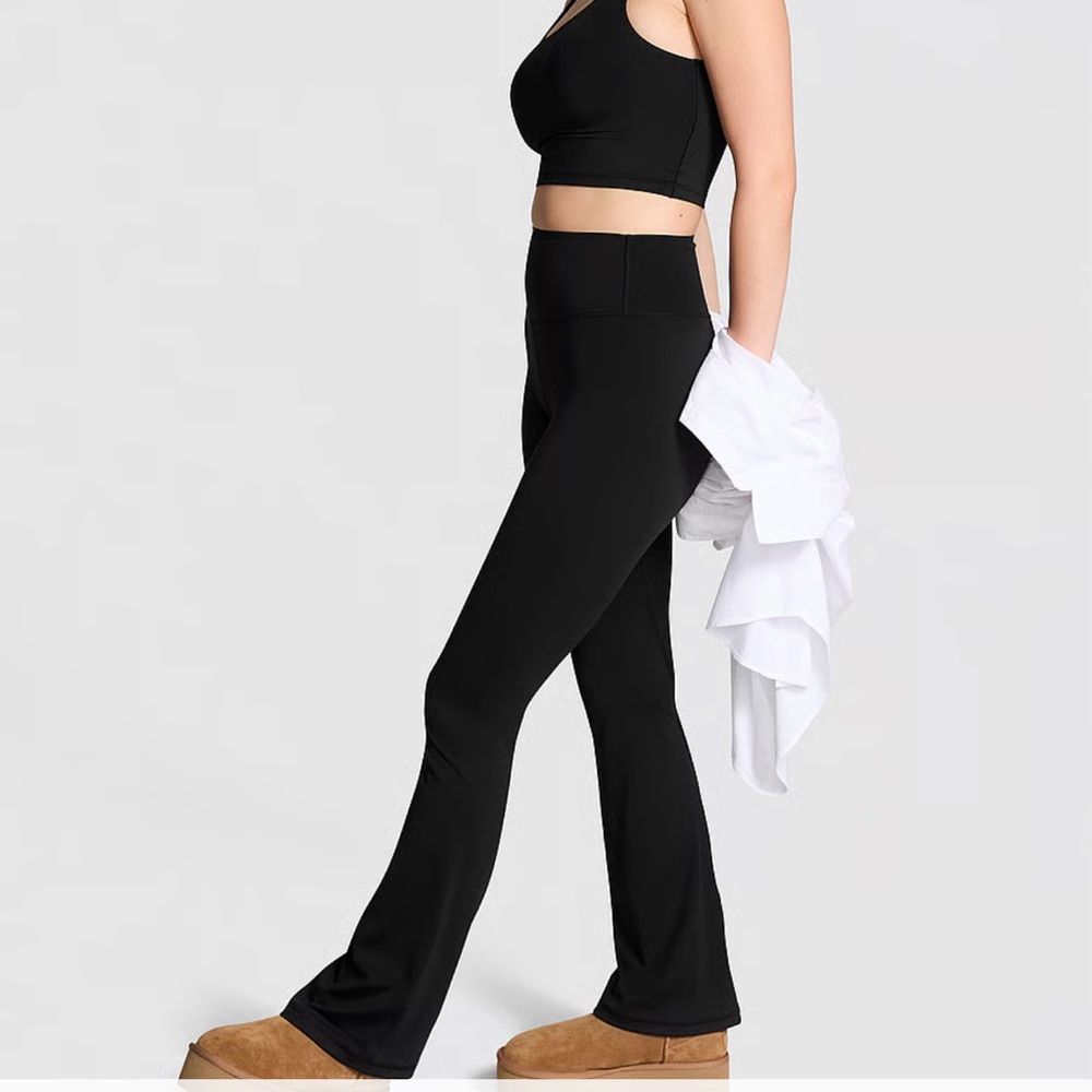 PINK Victoria's Secret Relay Flare Leggings - Picture 5 of 9